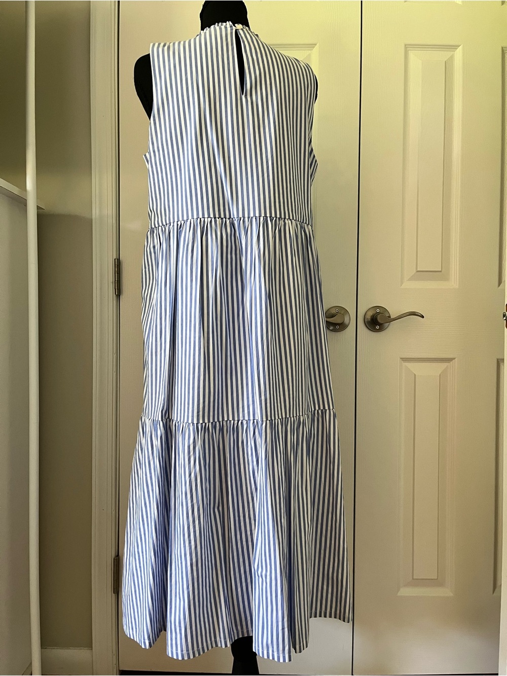 J.Crew Blue & White Stripe Tiered Midi Dress | Size 8 | Pockets | EUC 💙🤍 - Picture 5 of 8